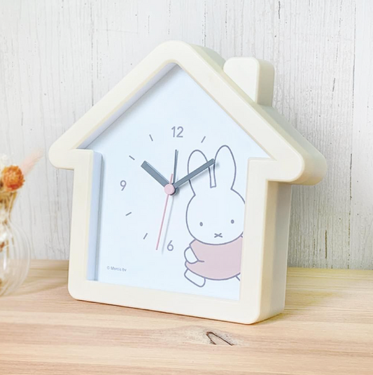 【日本直運】Miffy可愛的可掛牆屋形時鐘 |平靜柔和的色彩設計